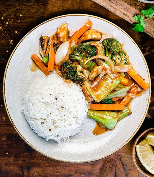 Satay sauce with rice vegan