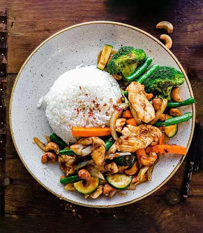 https://www.pnut.com.au/wp-content/uploads/2025/07/Thai-Cashew-Nut-with-rice.webp